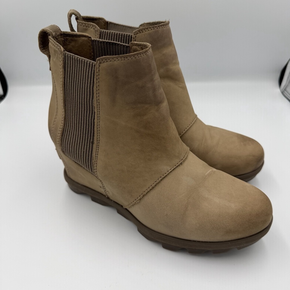 Sorel Boots Womens 8.5 Joan of Arctic Wedge II Chelsea NL3022 240 Beige Leather